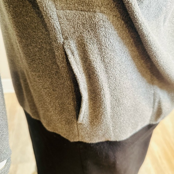 Soft and Cozy. Black and gray duster , extremely soft material, fine flannel. - Picture 6 of 9